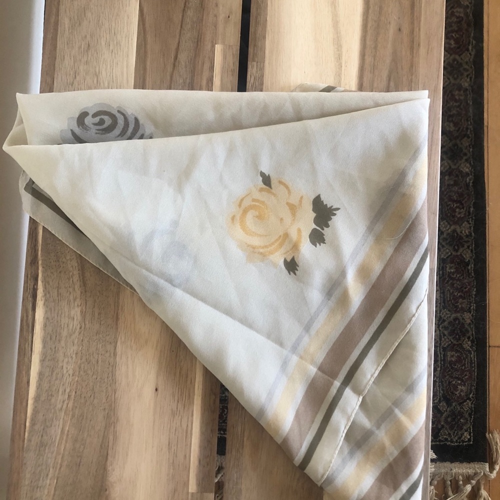 VTG silk blend floral print scarf